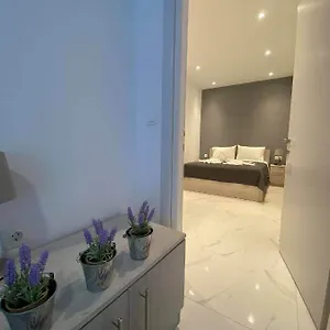 https://juel-apartments.hotelschalkidiki.net